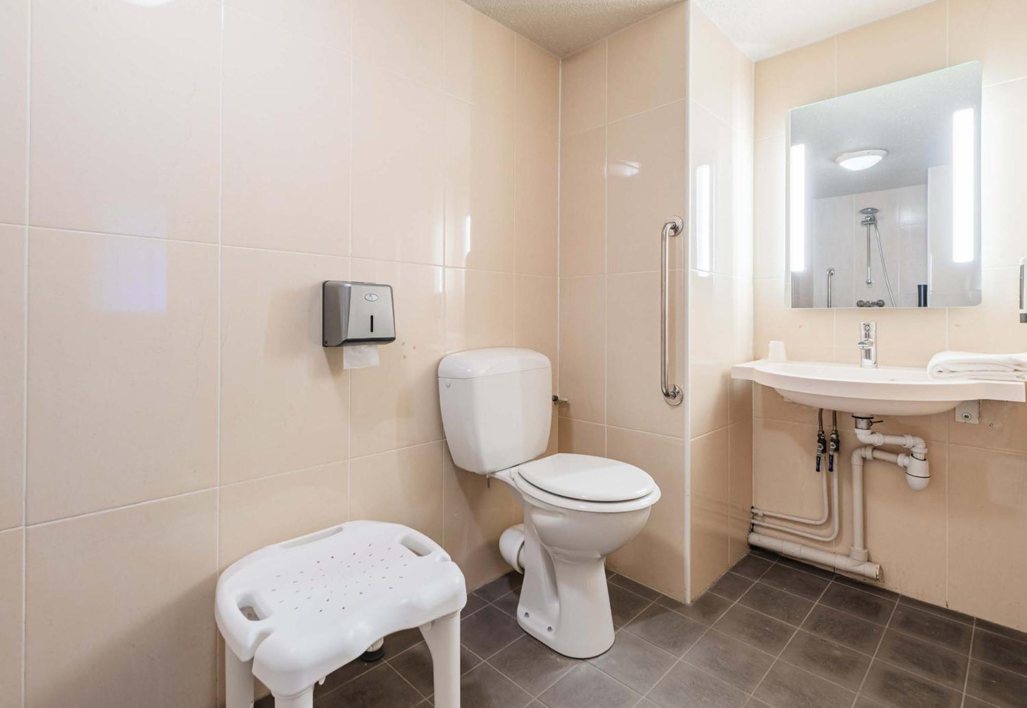 B&B Hotel Strasbourg Sud Geispolsheim Bagian luar foto