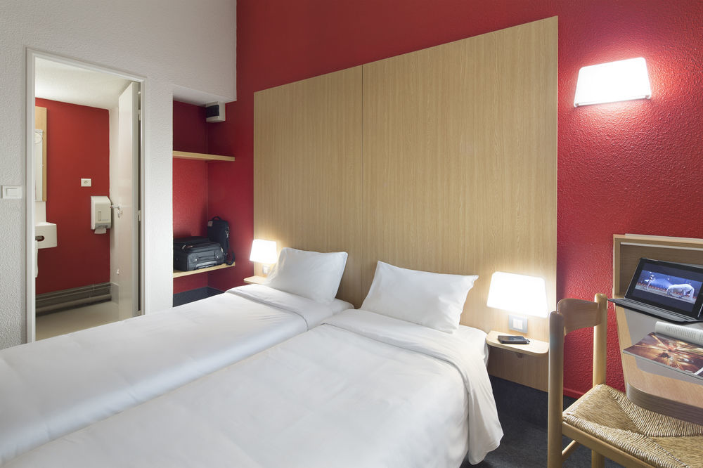 B&B Hotel Strasbourg Sud Geispolsheim Bagian luar foto