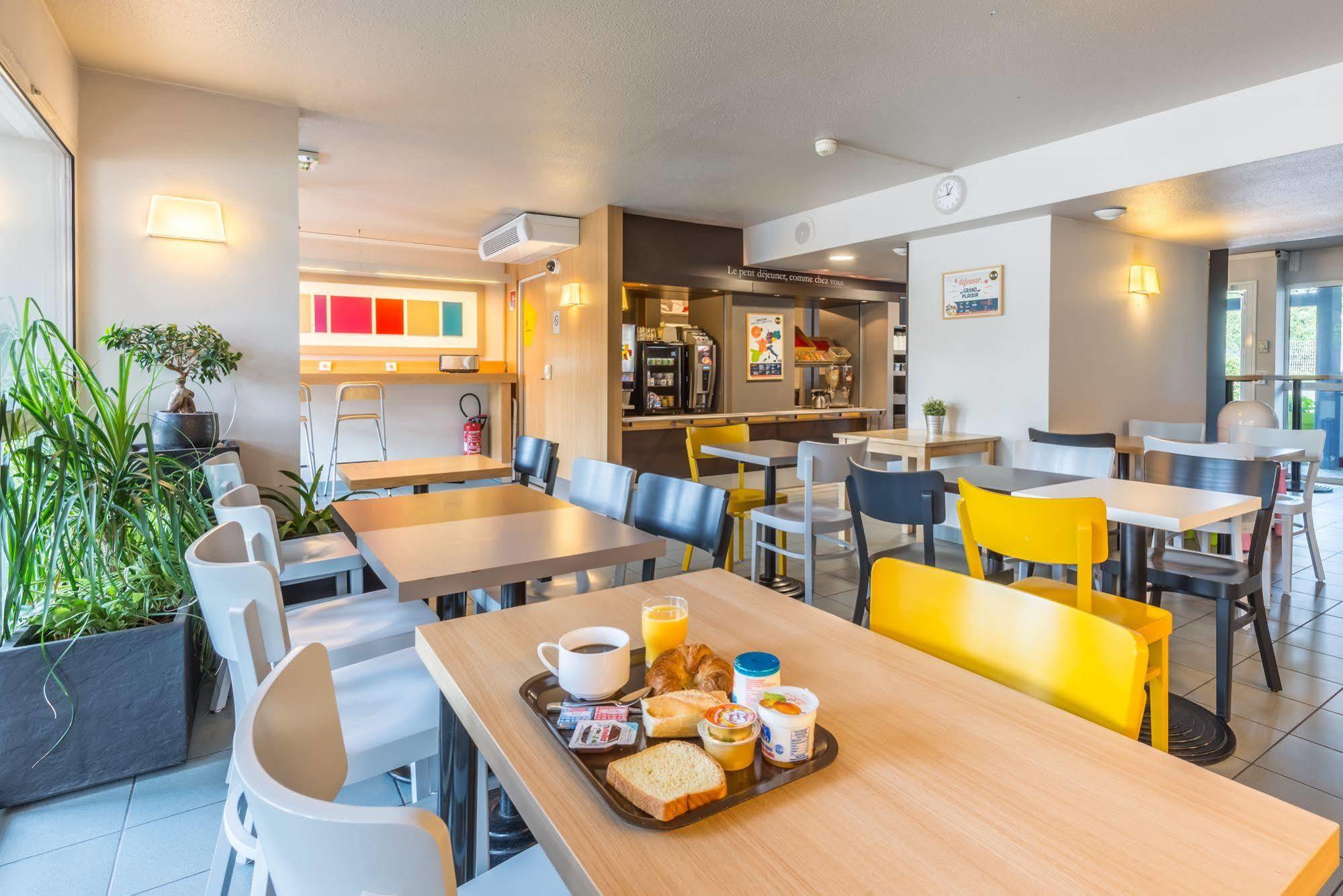 B&B Hotel Strasbourg Sud Geispolsheim Bagian luar foto