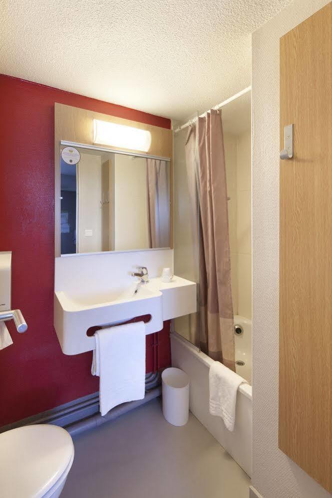 B&B Hotel Strasbourg Sud Geispolsheim Bagian luar foto